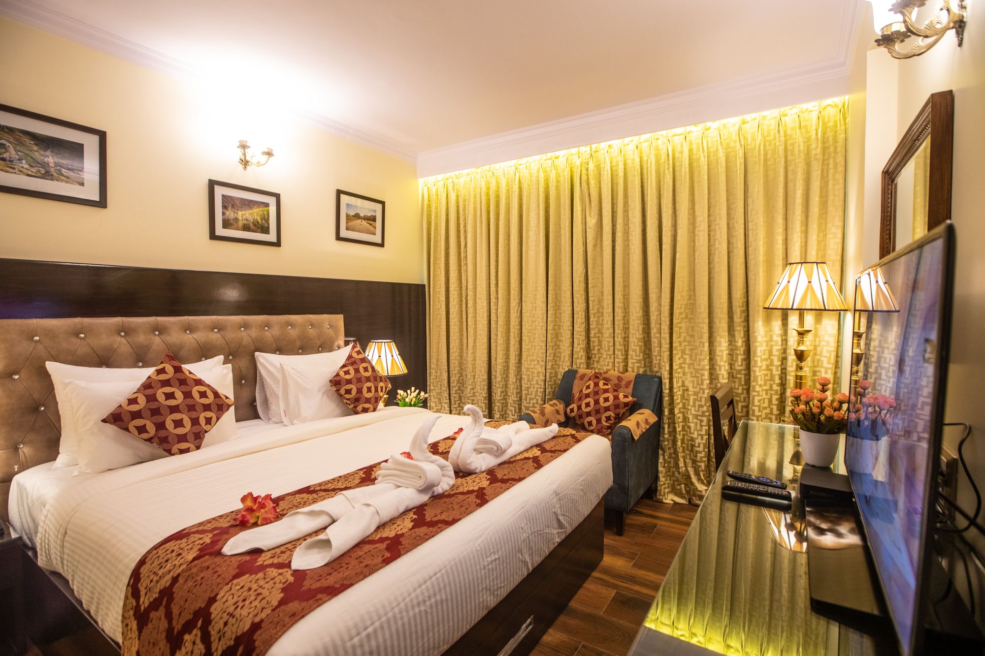 Standard Room at Hotel Paramos Inn, Jayanagar, with bed and window